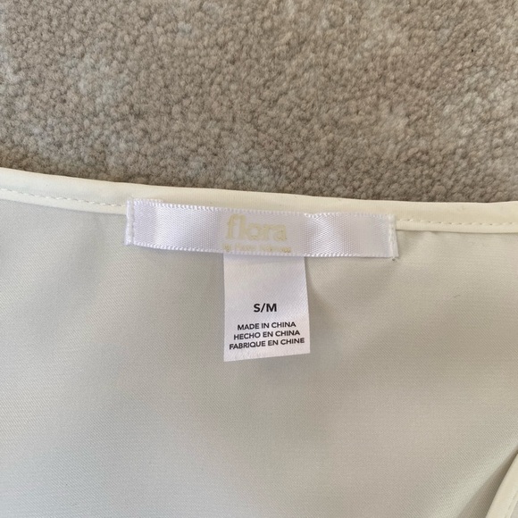 NET Flora Nikrooz Satin & Lace Robe - Picture 2 of 8